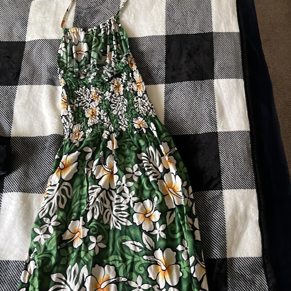 Long green summer dress. Fits right if you are 5’7 and under. - Picture 2 of 4